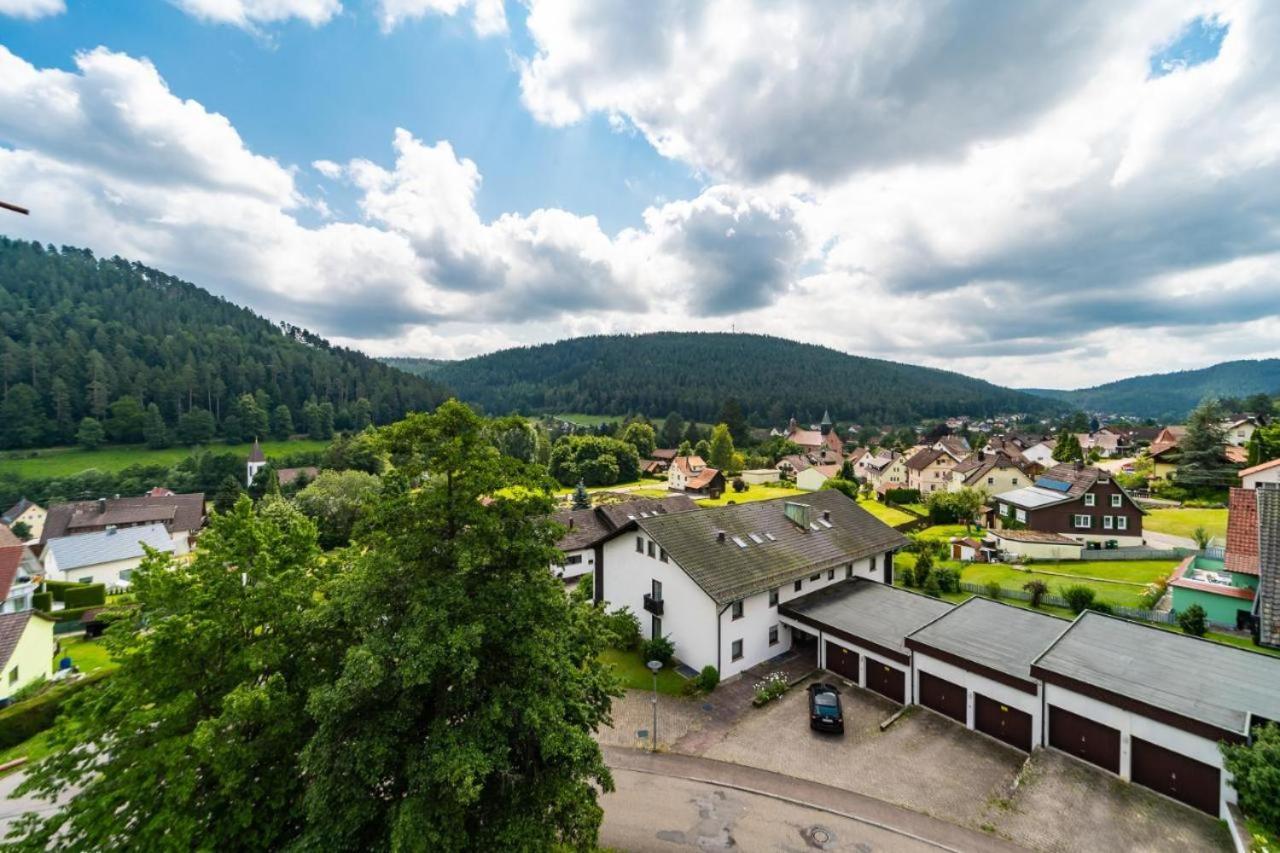 Schwarzwaldsuite Mit Panorama Waldblick Enzklösterle Buitenkant foto